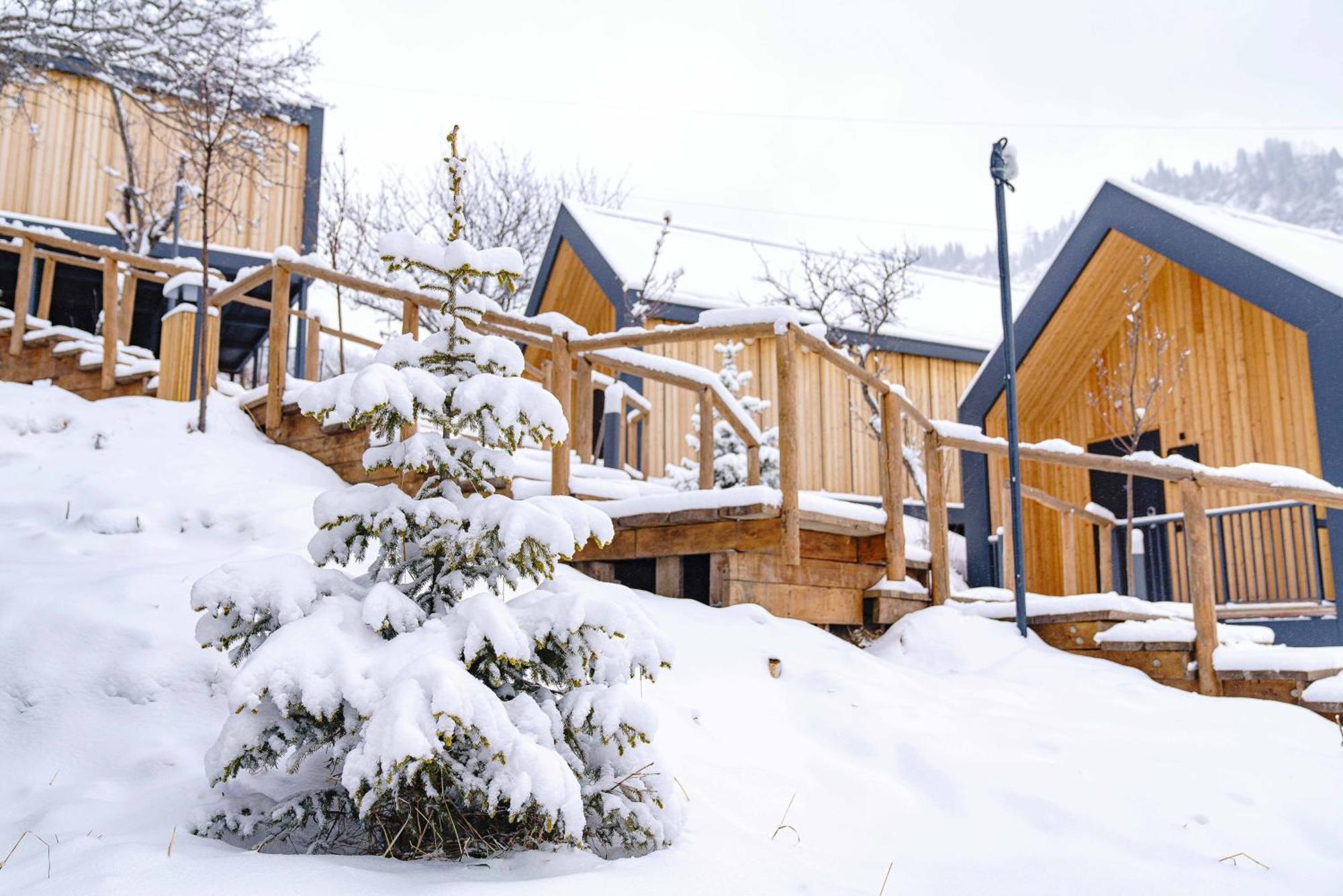 Qazaq Auyl Eco Hotel Almaty Exterior foto