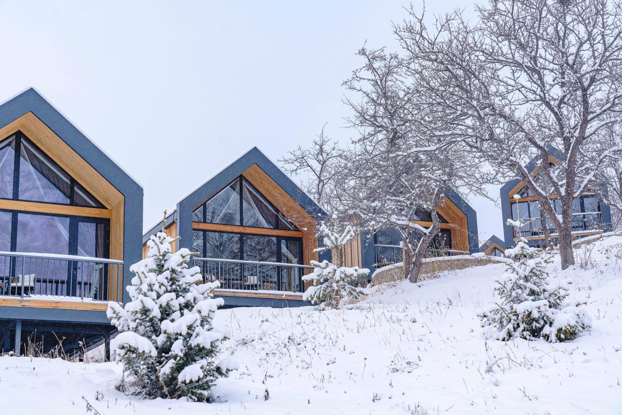 Qazaq Auyl Eco Hotel Almaty Exterior foto